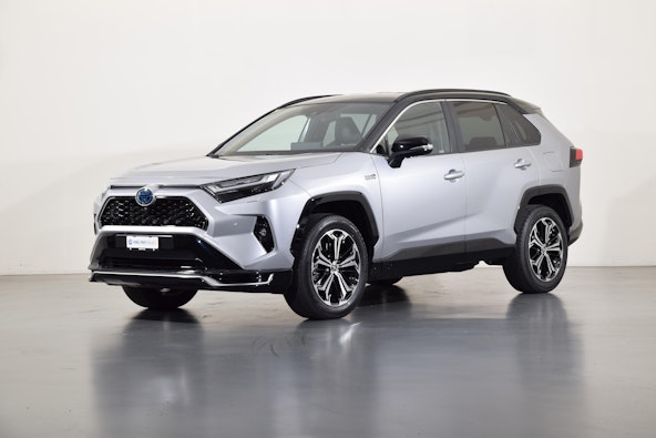 First vehicle image