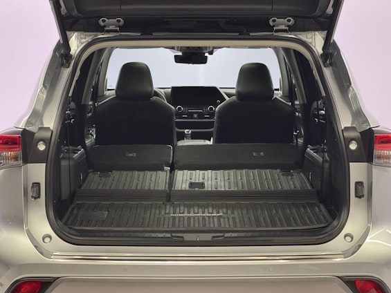 Vehicle image 13 Vehicle image 13