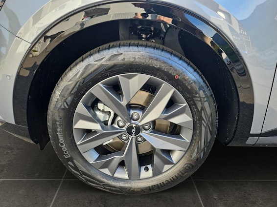 Vehicle image 15 Vehicle image 15