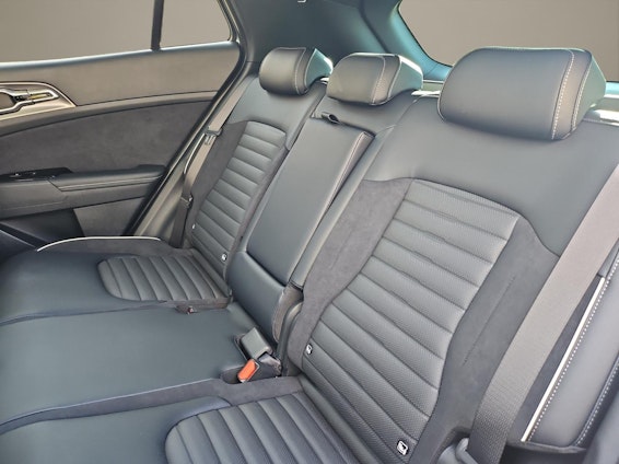 Vehicle image 13 Vehicle image 13