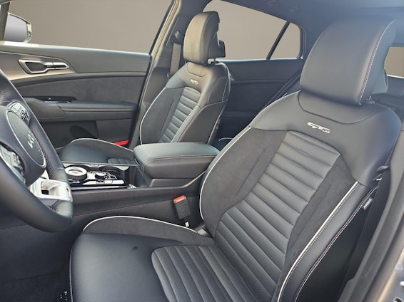 Vehicle image 8 Vehicle image 8