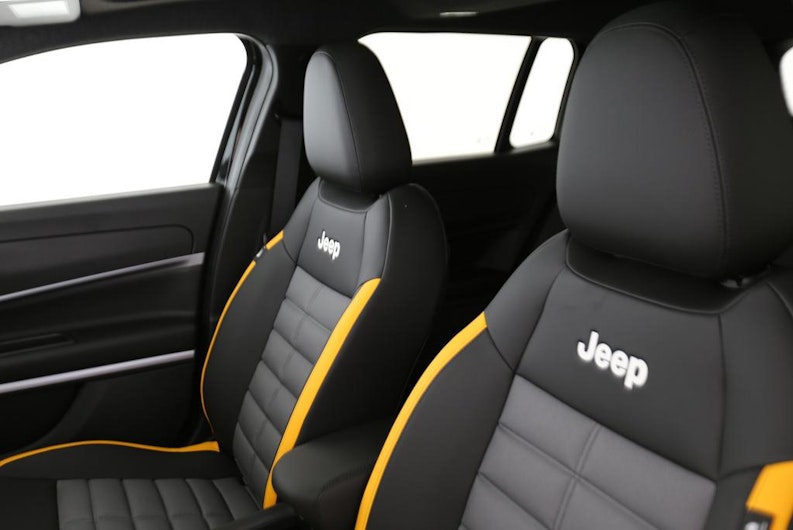 Vehicle image JEEP AVENGER