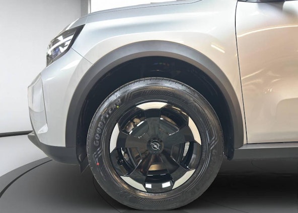 Vehicle image 13 Vehicle image 13