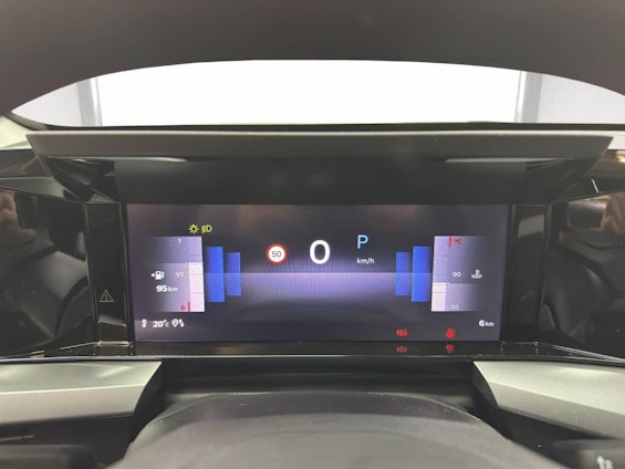 Vehicle image 9 Vehicle image 9