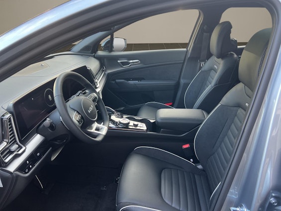 Vehicle image 9 Vehicle image 9