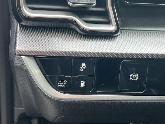 Vehicle image 18 Vehicle image 18