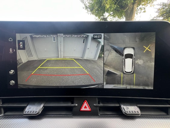 Vehicle image 16 Vehicle image 16