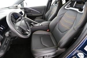 Vehicle image TOYOTA C-HR 2.0 PHEV Style Premiere