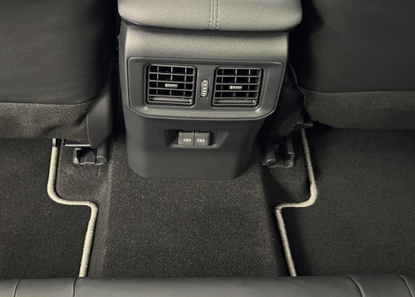 Vehicle image 13 Vehicle image 13