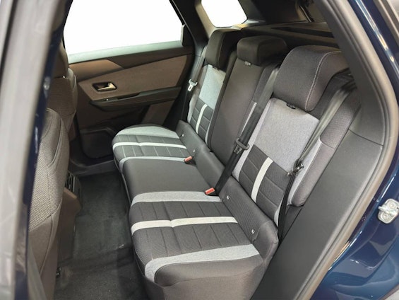 Vehicle image 10 Vehicle image 10