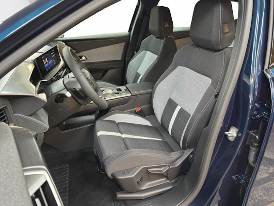 Vehicle image 8 Vehicle image 8