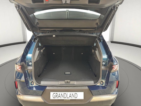 Vehicle image 12 Vehicle image 12