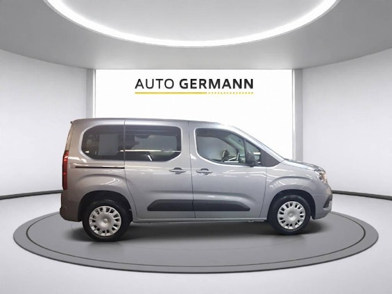 Vehicle image 6 Vehicle image 6