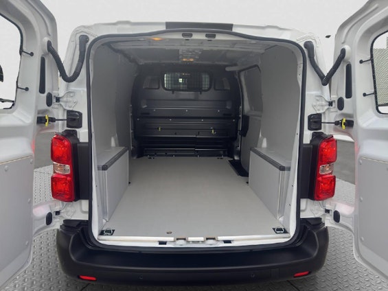 Vehicle image 10 Vehicle image 10