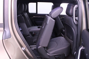 Vehicle image LAND ROVER Defender 110 3.0 D I6 300 X-Dynamic HSE