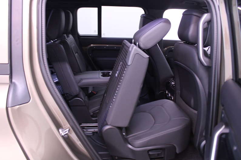 Vehicle image LAND ROVER DEFENDER