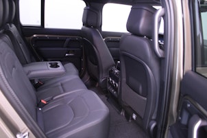 Vehicle image LAND ROVER Defender 110 3.0 D I6 300 X-Dynamic HSE