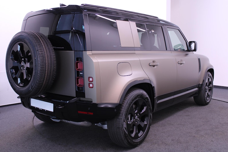 Vehicle image LAND ROVER DEFENDER