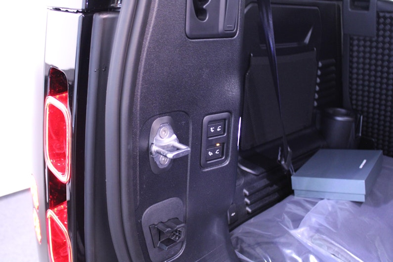 Vehicle image LAND ROVER DEFENDER