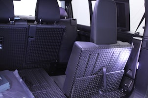 Vehicle image LAND ROVER Defender 110 3.0 D I6 300 X-Dynamic HSE