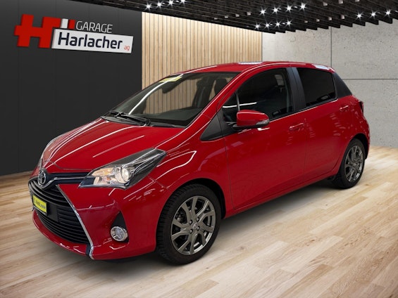 First vehicle image