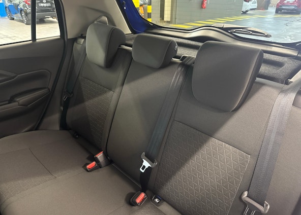 Vehicle image 9 Vehicle image 9