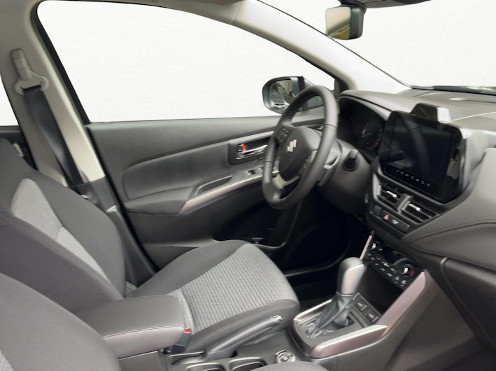 Vehicle image SUZUKI S-CROSS