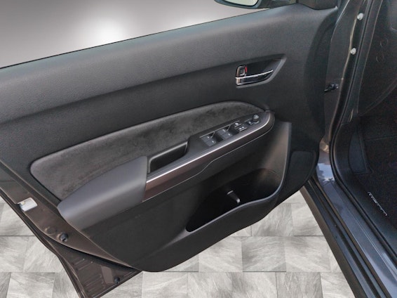 Vehicle image 13 Vehicle image 13