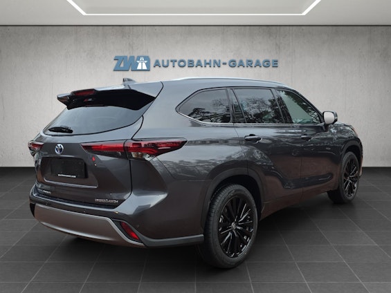 Vehicle image 4 Vehicle image 4