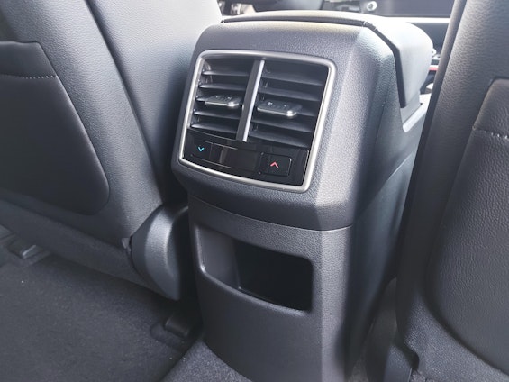 Vehicle image 30 Vehicle image 30