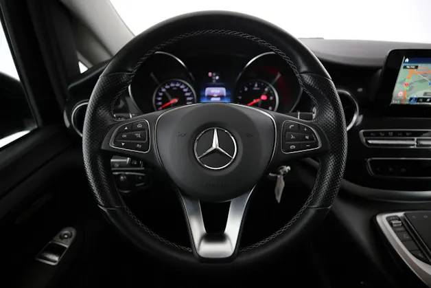 Mercedes-Benz V 250 d lang 4matic personnes à mobilité réduite (PMR)