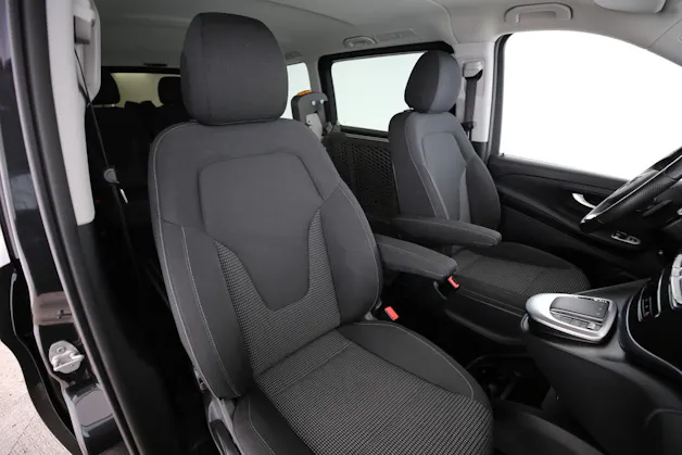 Mercedes-Benz V 250 d lang 4matic personnes à mobilité réduite (PMR)