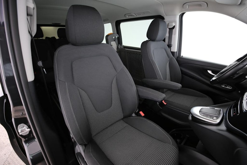 Vehicle image MERCEDES-BENZ V 250