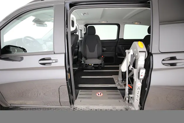 Mercedes-Benz V 250 d lang 4matic personnes à mobilité réduite (PMR)