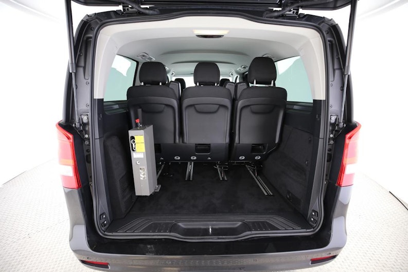 Vehicle image MERCEDES-BENZ V 250