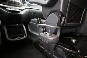 Mercedes-Benz V 250 d lang 4matic personnes à mobilité réduite (PMR)