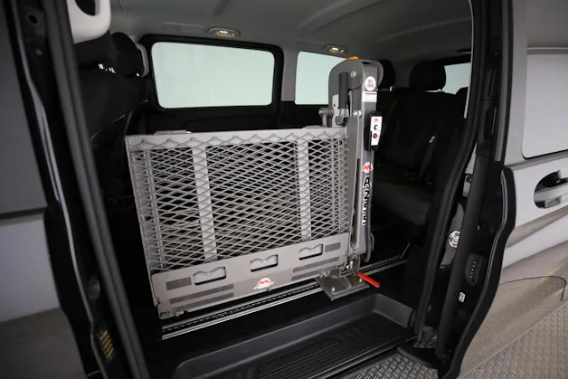 Mercedes-Benz V 250 d lang 4matic personnes à mobilité réduite (PMR)