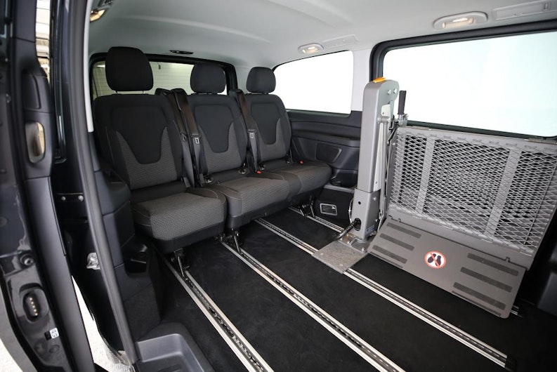 Vehicle image MERCEDES-BENZ V 250