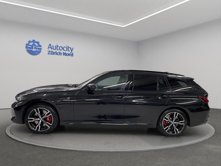 Vehicle image BMW 3 SERIES