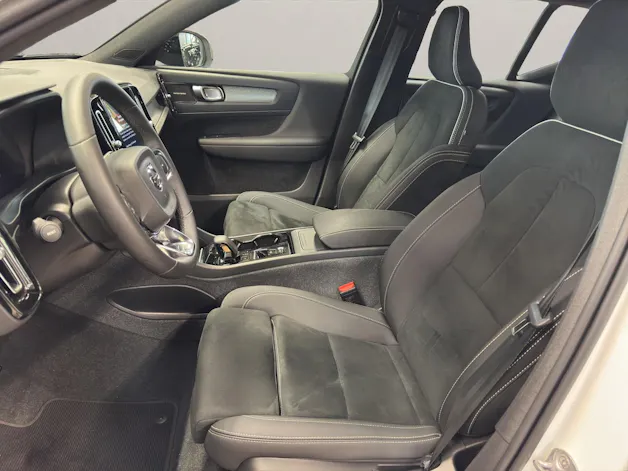 Volvo XC40 2.0 B4 MH Ultimate Dark