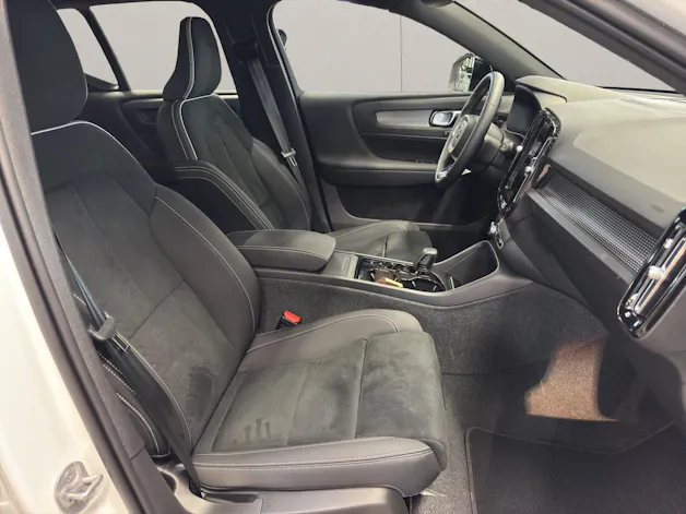 Volvo XC40 2.0 B4 MH Ultimate Dark