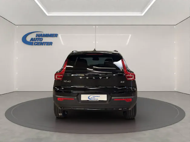 Volvo XC40 2.0 B3 MH Plus Dark