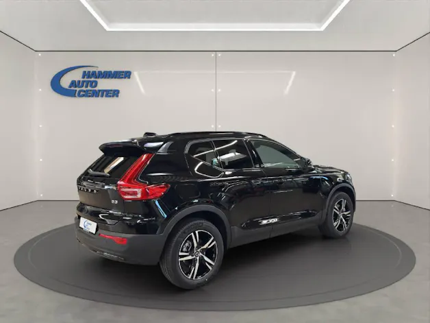 Volvo XC40 2.0 B3 MH Plus Dark