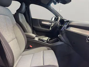 Volvo XC40 2.0 B3 MH Plus Dark