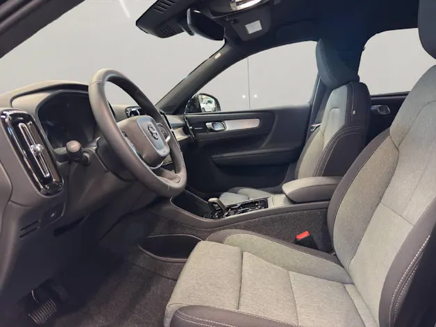 Volvo XC40 2.0 B3 MH Plus Dark