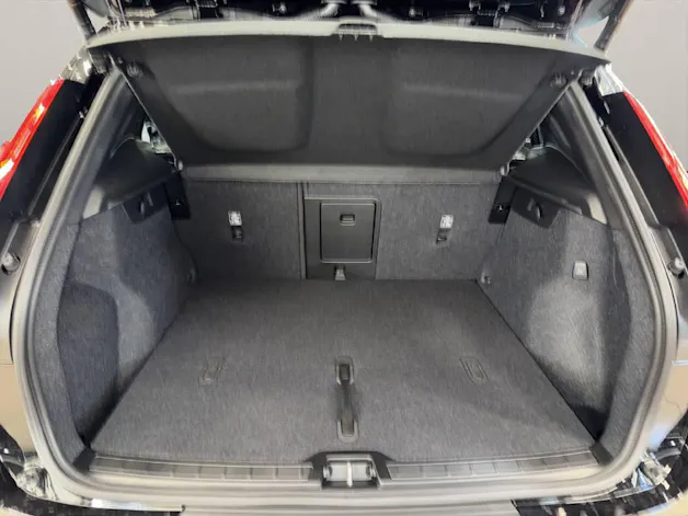 Volvo XC40 2.0 B3 MH Plus Dark