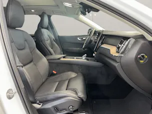 Volvo XC60 2.0 B5 MH Ultra Dark AWD