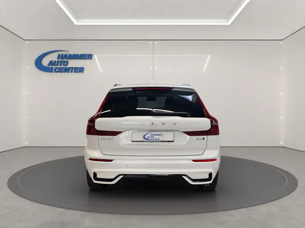 Volvo XC60 2.0 B5 MH Ultra Dark AWD