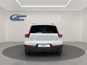 Volvo XC40 2.0 B3 MH Plus Dark