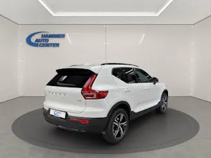 Volvo XC40 2.0 B3 MH Plus Dark